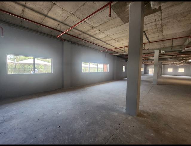 8,617M² FACTORY TO LET IN LONGMEADOW